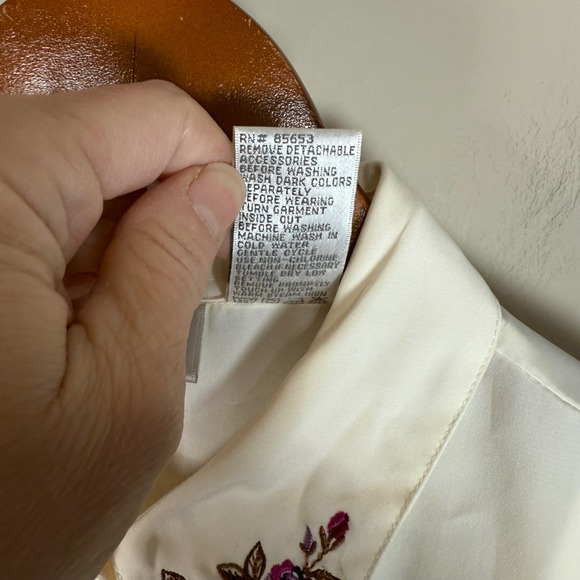 Koret Cream Button Down Shirt Floral Embroidered Collar Size 18 Office Career - Picture 9 of 10